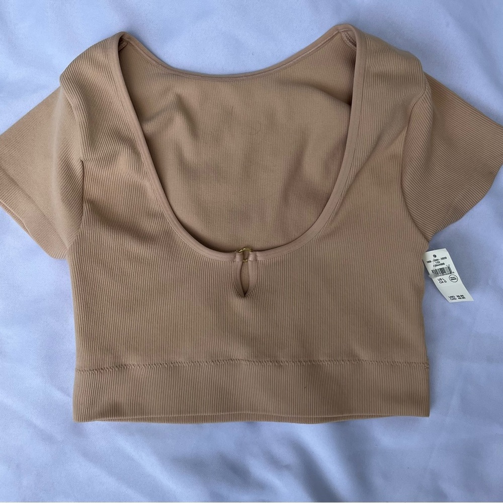 🆕. aerie Ribbed Scoop Neck Crop Top in Taupe
New Size L
